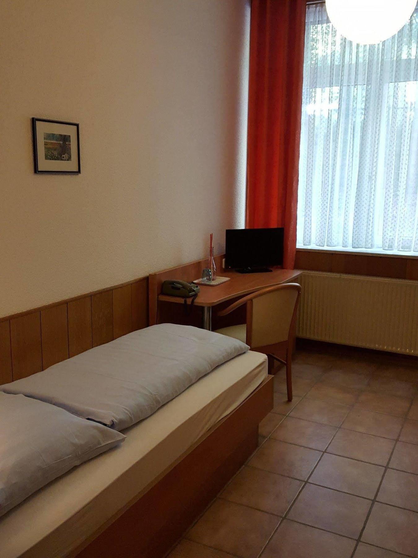 Waldhotel Zur Holzmuhle Eldagsen Экстерьер фото
